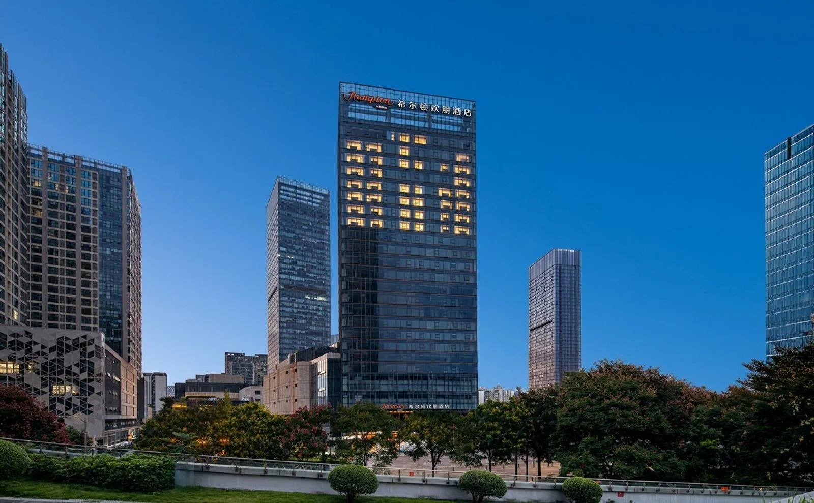 成都东大路地铁站希尔顿欢朋酒店会议场地实景