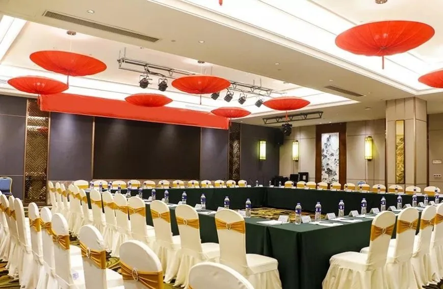 梅园国际大酒店(福州光明港公园店)会议场地实景