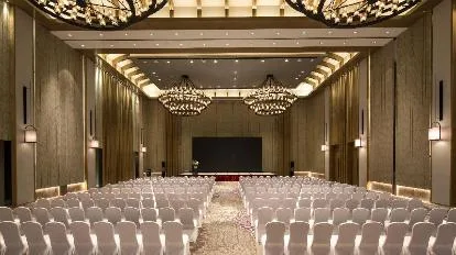 青岛东方影都皇冠假日酒店会议场地实景