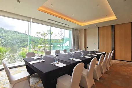昆明玉龙湾湖景酒店会议场地实景