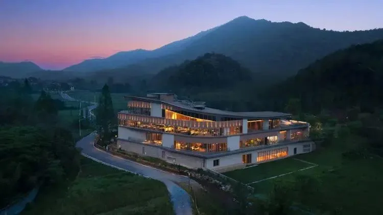 杭州城西汤泉花间堂·见青山会议场地