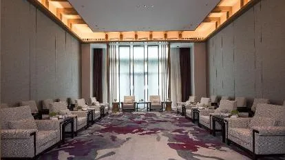 青岛东方影都皇冠假日酒店会议场地实景