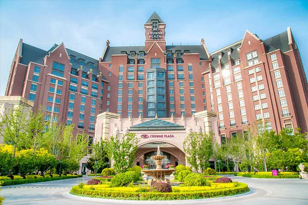 天津京基皇冠假日酒店会议场地实景
