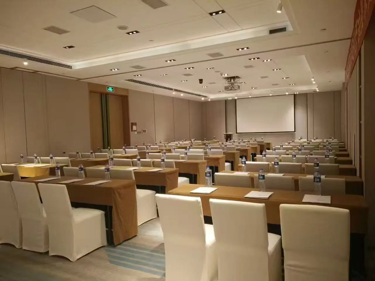 佛山希尔顿花园酒店会议场地实景