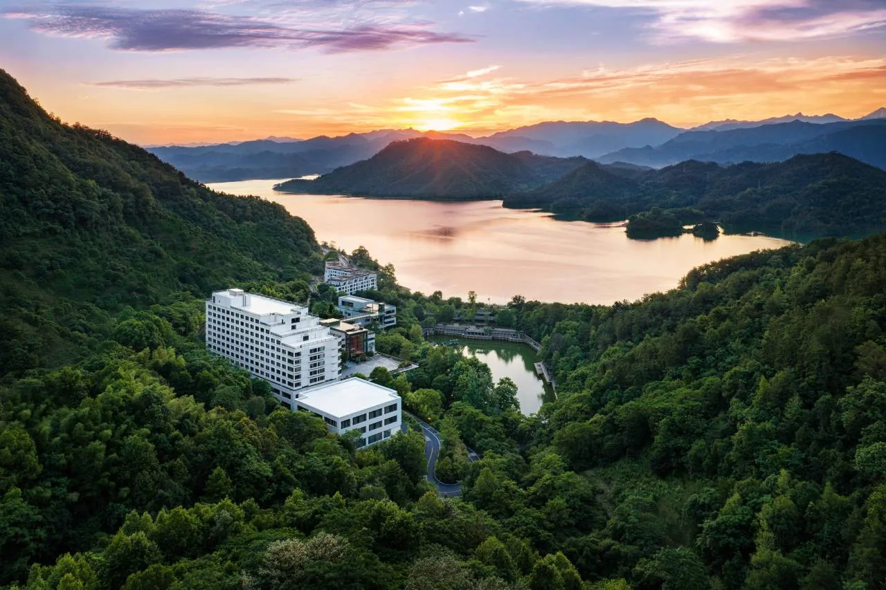 洲至奢选千岛湖燕山度假酒店会议场地实景
