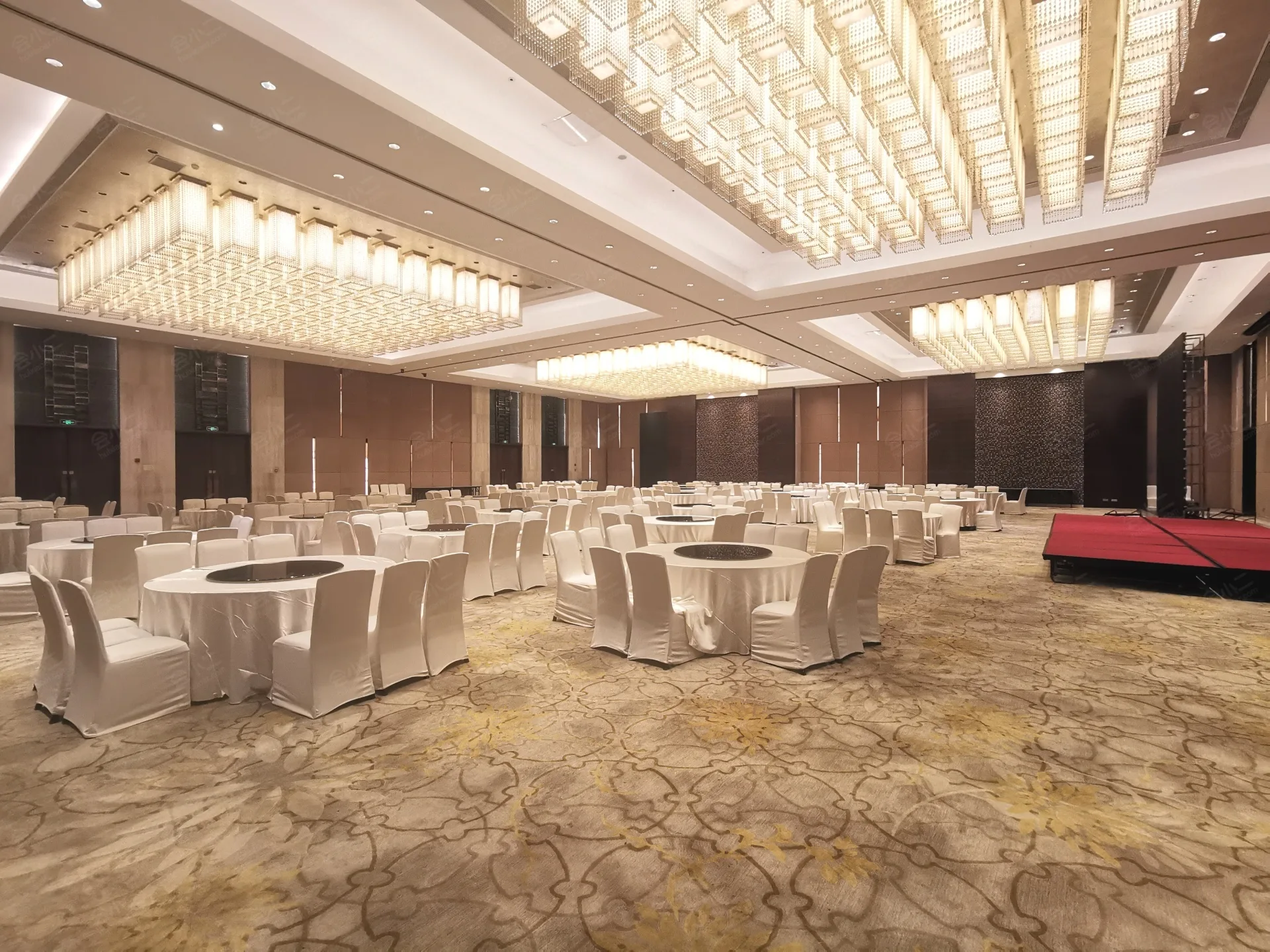 南京银城皇冠假日酒店会议场地实景