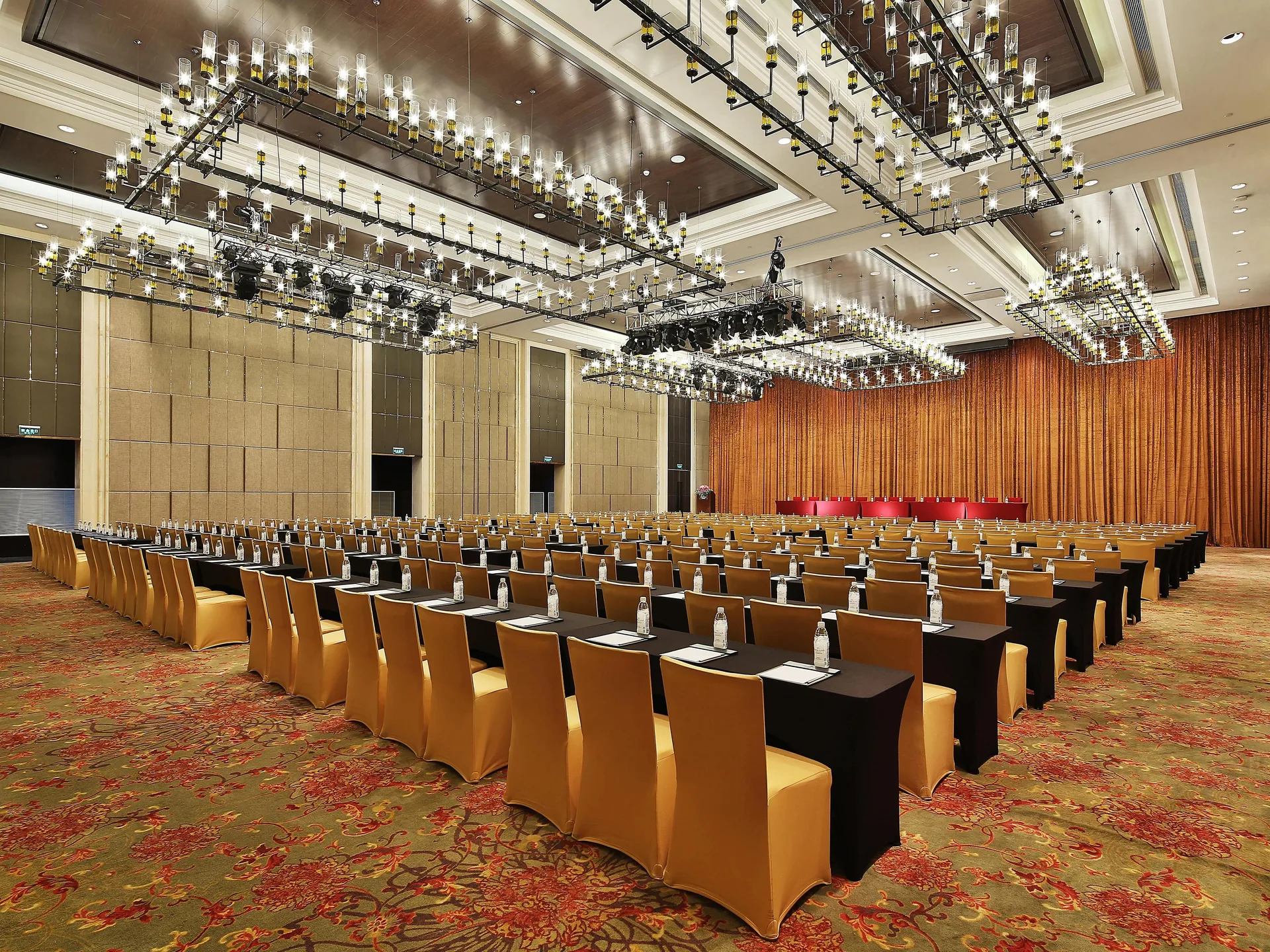 成都新希望高新皇冠假日酒店会议场地实景