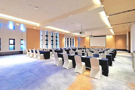 青岛石灿酒店·希尔顿格芮精选会议场地实景