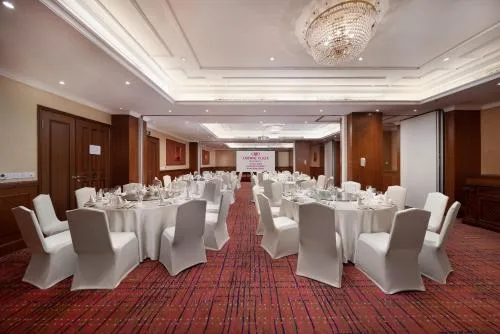 深圳富苑皇冠假日套房酒店会议场地实景