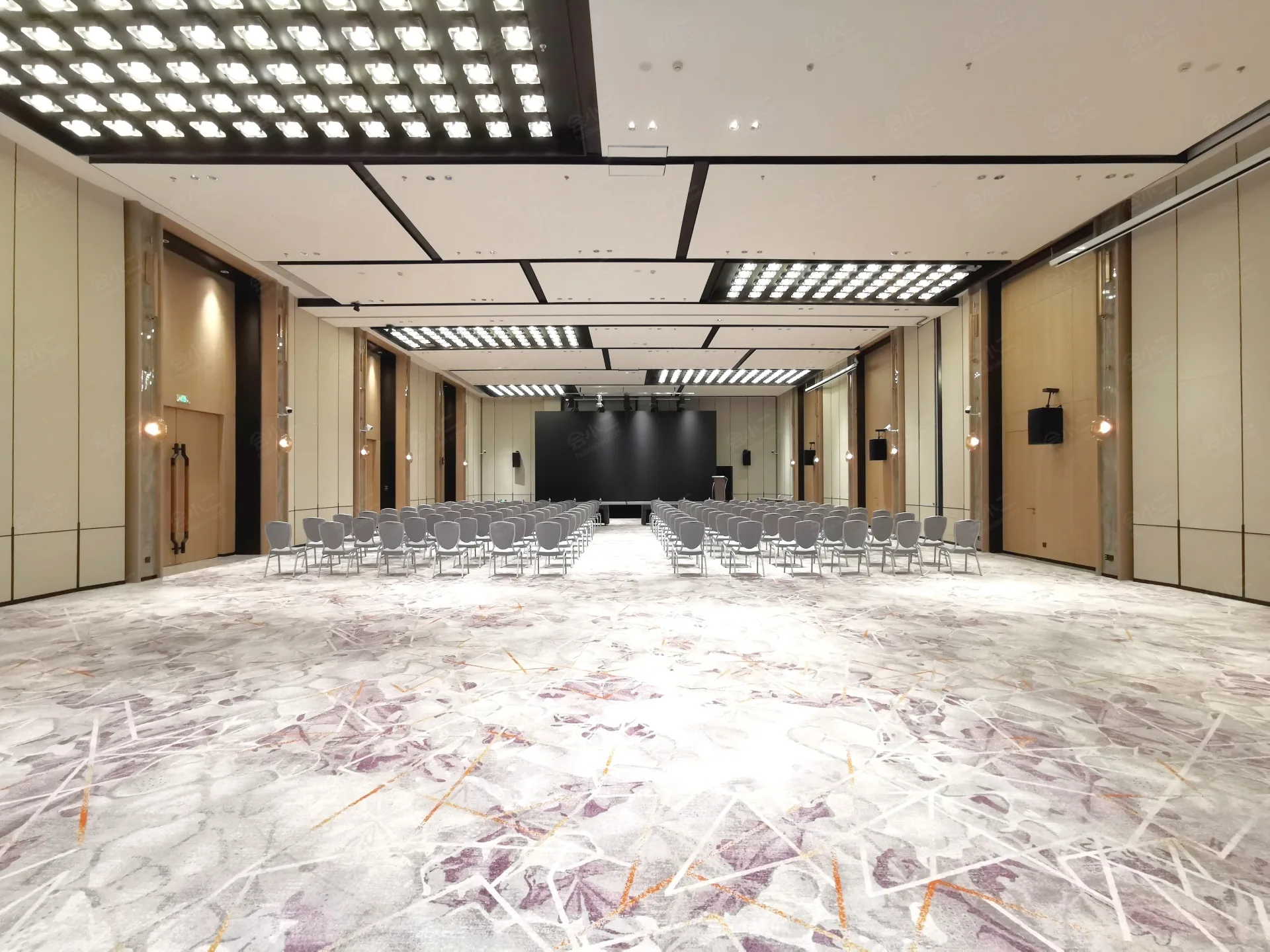 上海大华锦绣皇冠假日酒店会议场地实景